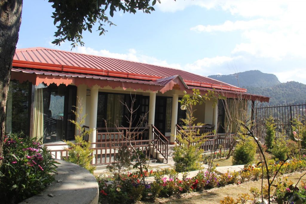 Himalayan Family Resort: Weekend getaways mountain