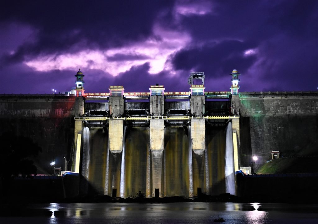 Harangi dam near Bangalore for a road trip in monsoons