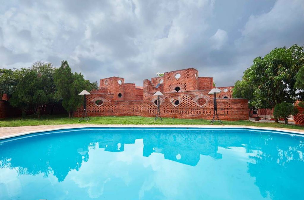 pool at Saj by the Lake for weekend getaway near Mumbai for Independence day