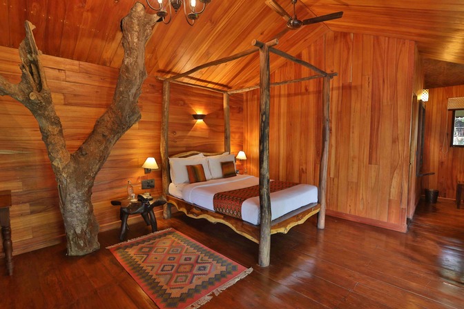 heritage romantic stay in treehouse for independence day getaway near Bangalore