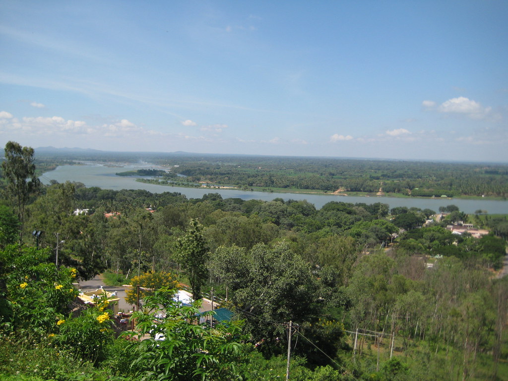 view of river Cauvery from atop Mudukuthore 
