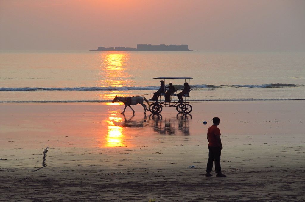 sea retreats near Mumbai