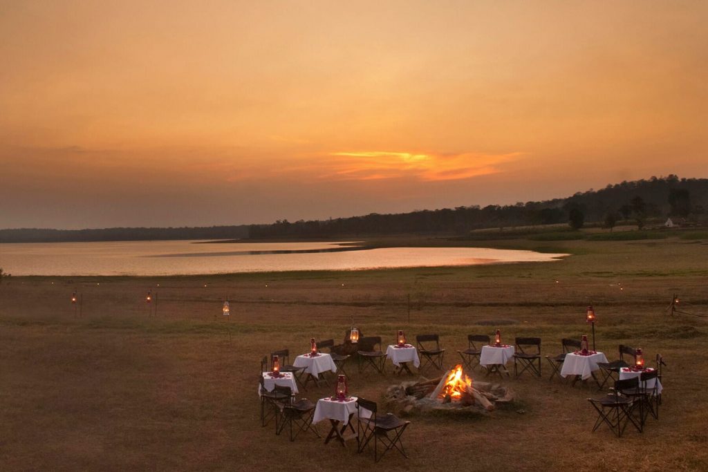 Spectacular views of the wilderness beside a bonfire