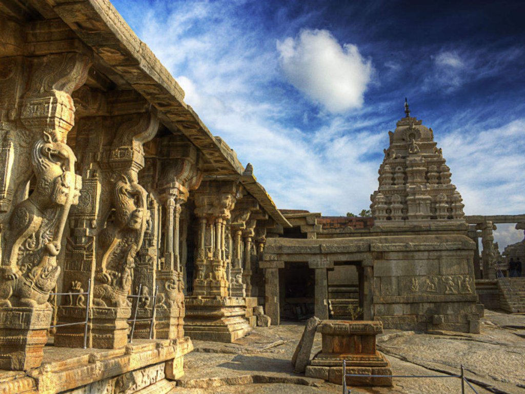 Indulge in rich culture at Lepakshi