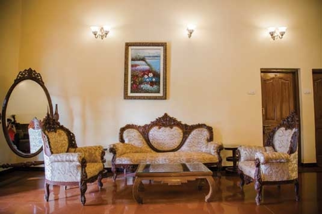 beautiful heritage interiors of a monsoon retreat in Maharashtra