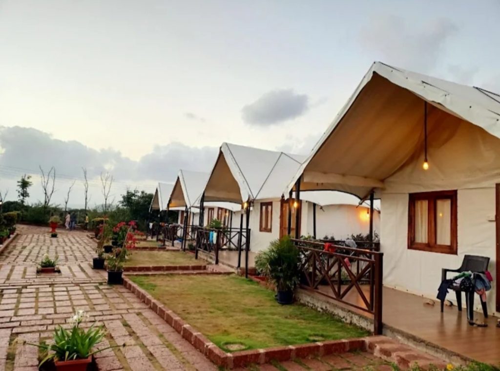 unique farmstays in maharashtra near Mumbai