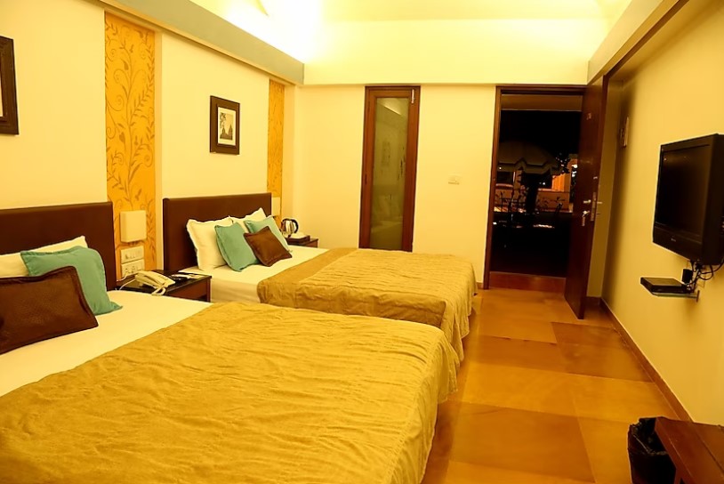 beach family resort near mumbai