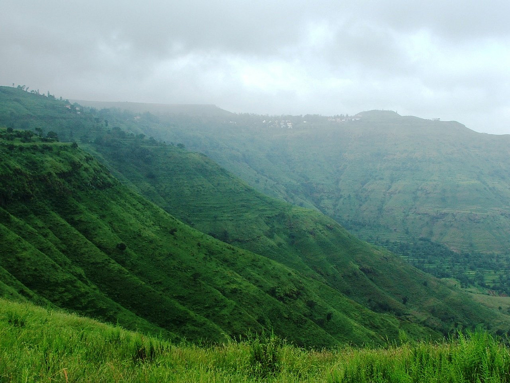 places to visit near mumbai in june