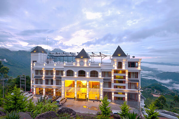 jacuzzi rooms in Munnar