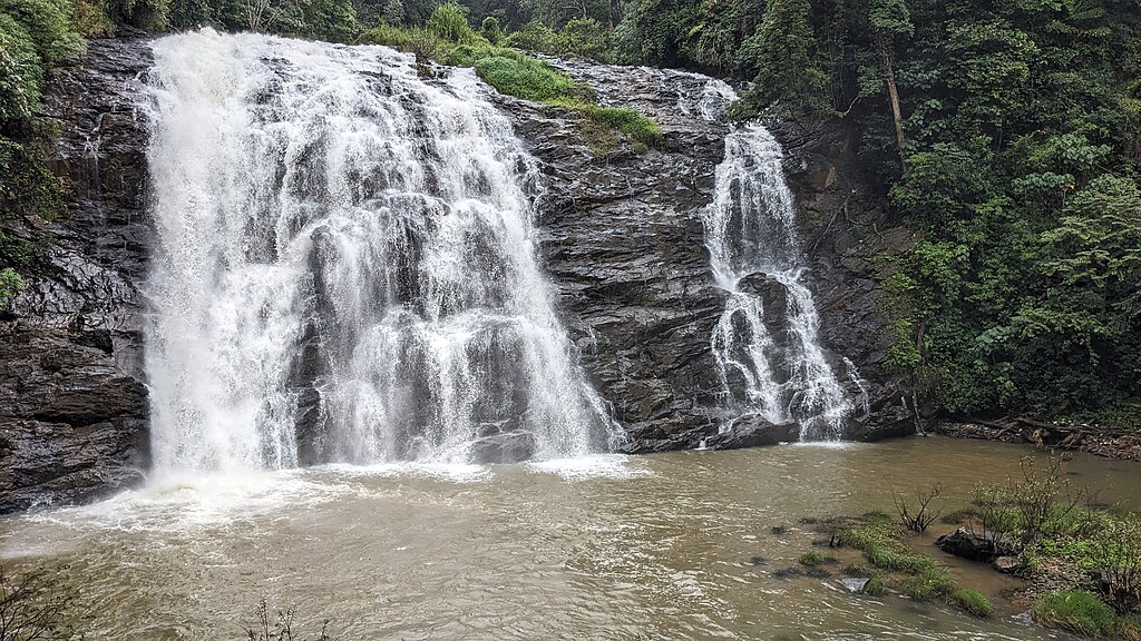 jacuzzi resort in coorg