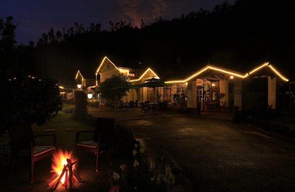 Lawn area and bonfire_Clifftop Stay