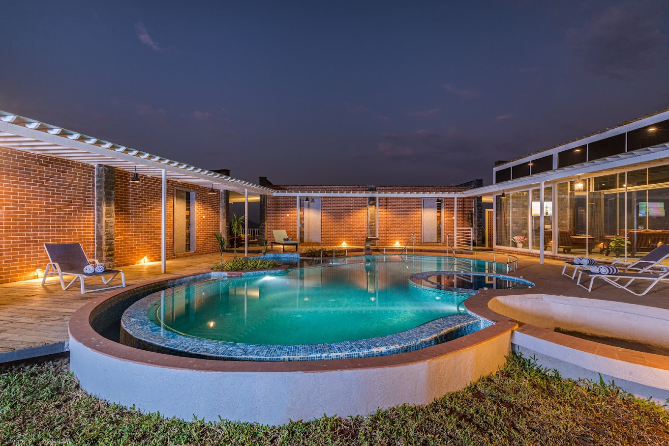 swimming pool
