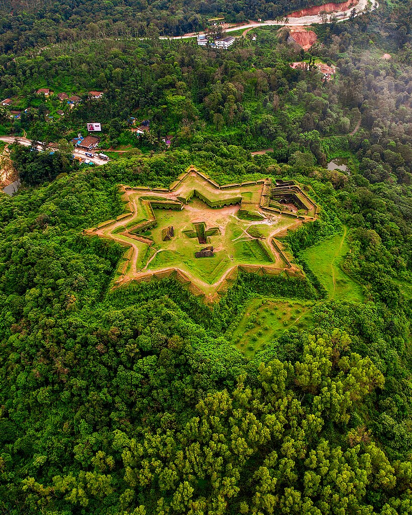 places to visit in sakleshpur in 2 days