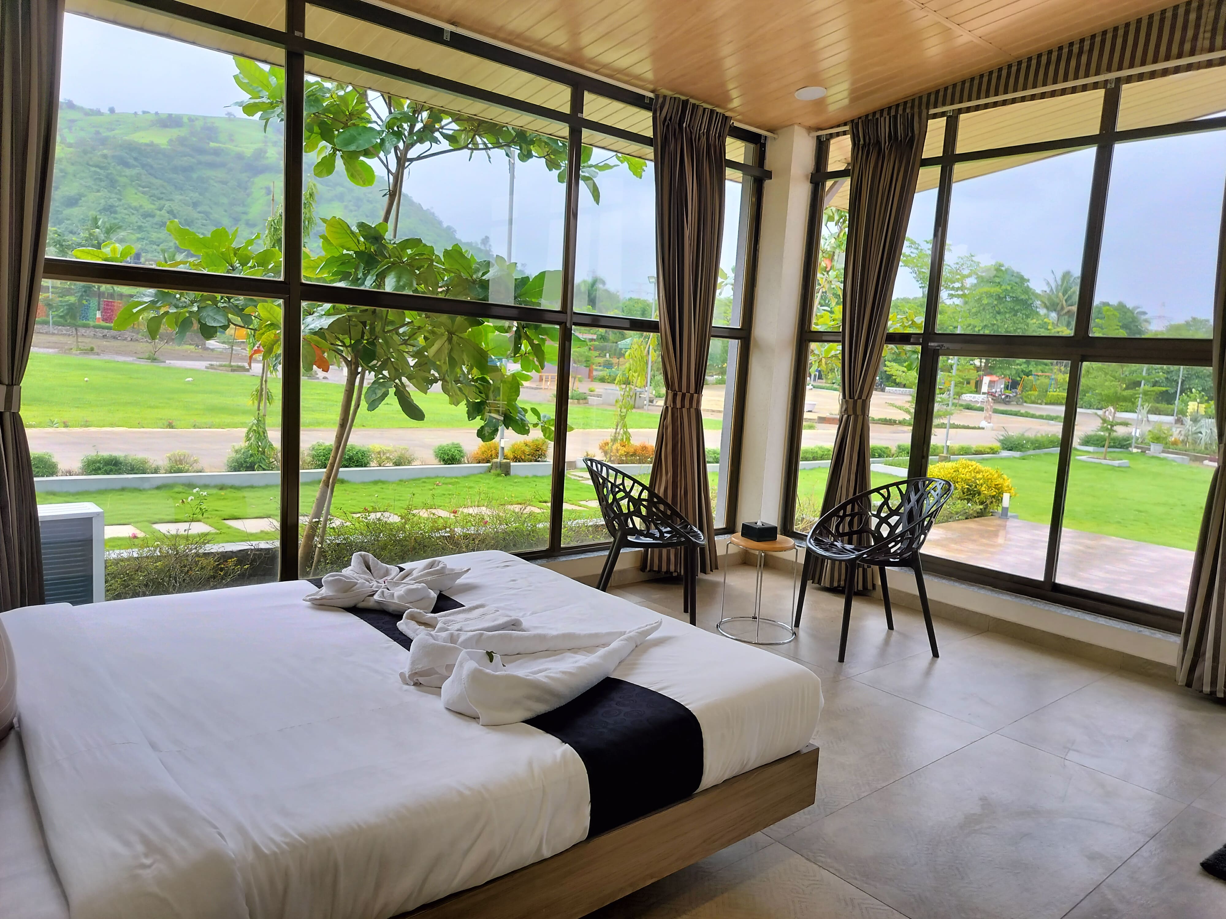 Serene Green Hill Getaway, Karjat-bedroom view
