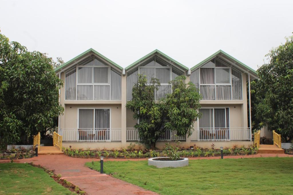 Weekend Getaways from Mumbai Within 200 Kms