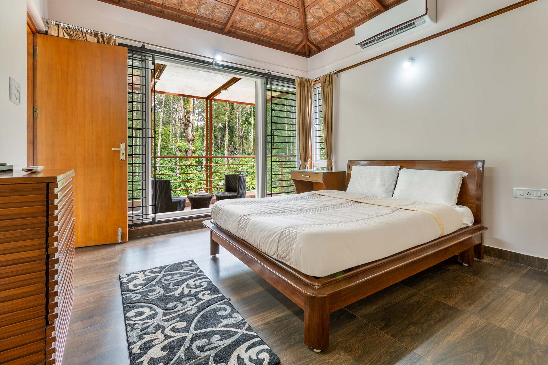 pet friendly villas near Bangalore with private pool